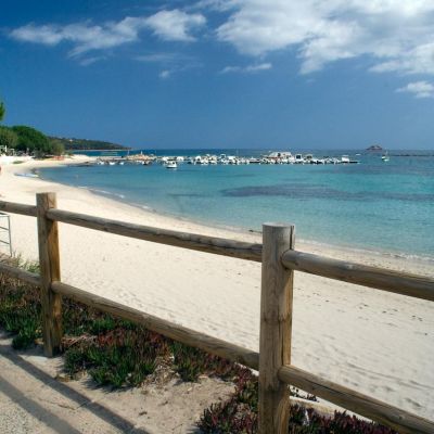 Plage de l'hôtel Le Pinarello à Porto-Vecchio en Corse