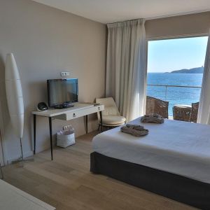 Chambre supérieure vue mer hôtel le pinarello à Porto-Vecchio en Corse