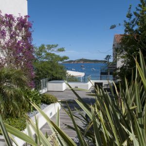 Terrasse vue mer résidence à porto-vecchio en corse hotel luxe le pinarello