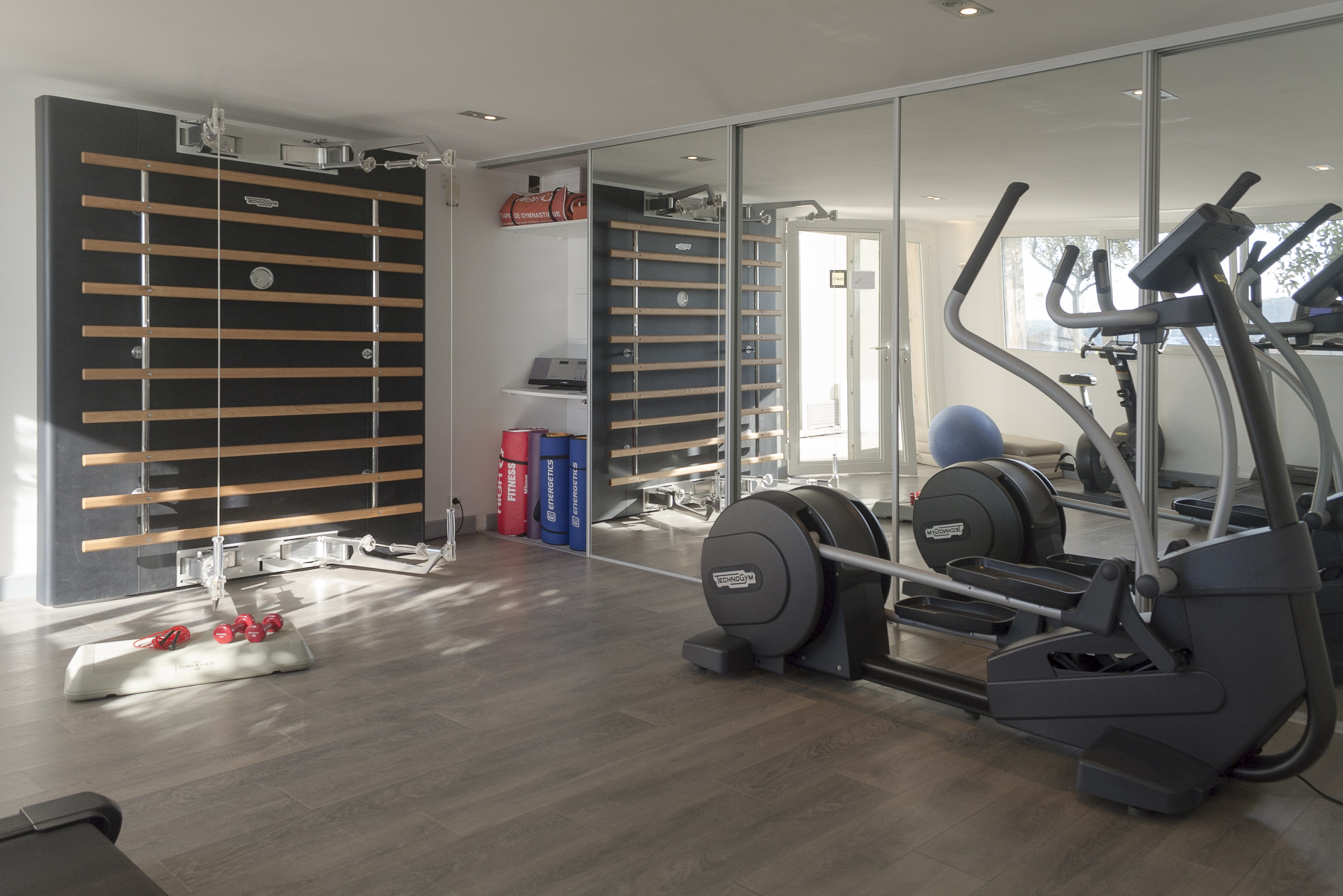 Salle fitness hotel spa bord de mer